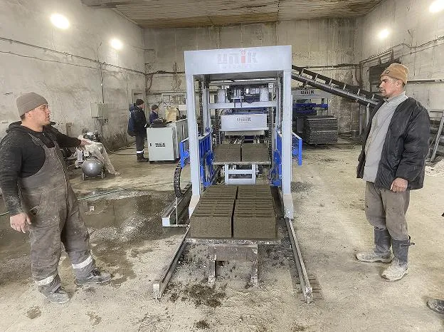 Zergatik da Servo Bibrazio Teknologia gakoa hormigoizko blokeak egiteko?
