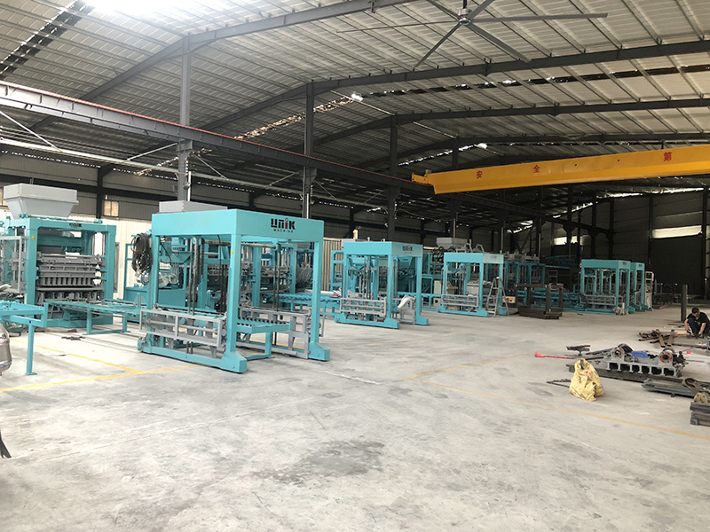 Hormigoizko Blokeen Makina: Eraikuntzako Industrian Fabrikazio eta Prozesatzeko Makineirako Zure Azken Gida